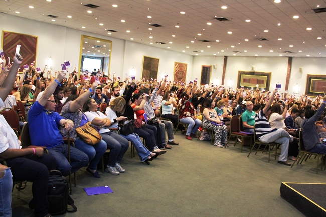 Assembleia geral realizada no último dia promoveu o envolvimento conjunto dos mais de 1.300 participantes. Foto: Franciele Xavier (SEE/MG)